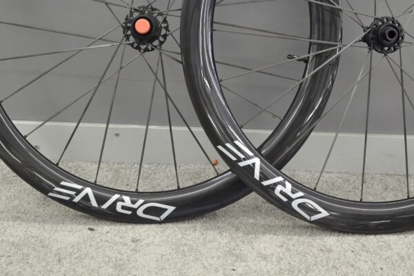 -20% Elitewheels Drive Carbonspeichen 40D (± 1260g), 50D (±1300g), 65D (±1460g) – Bild 6