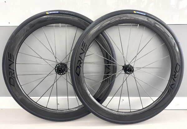 -20% Elitewheels Drive Carbonspeichen 40D (± 1260g), 50D (±1300g), 65D (±1460g)